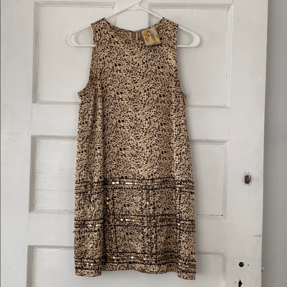 Gorgeous silk animal print dress w sequin detail